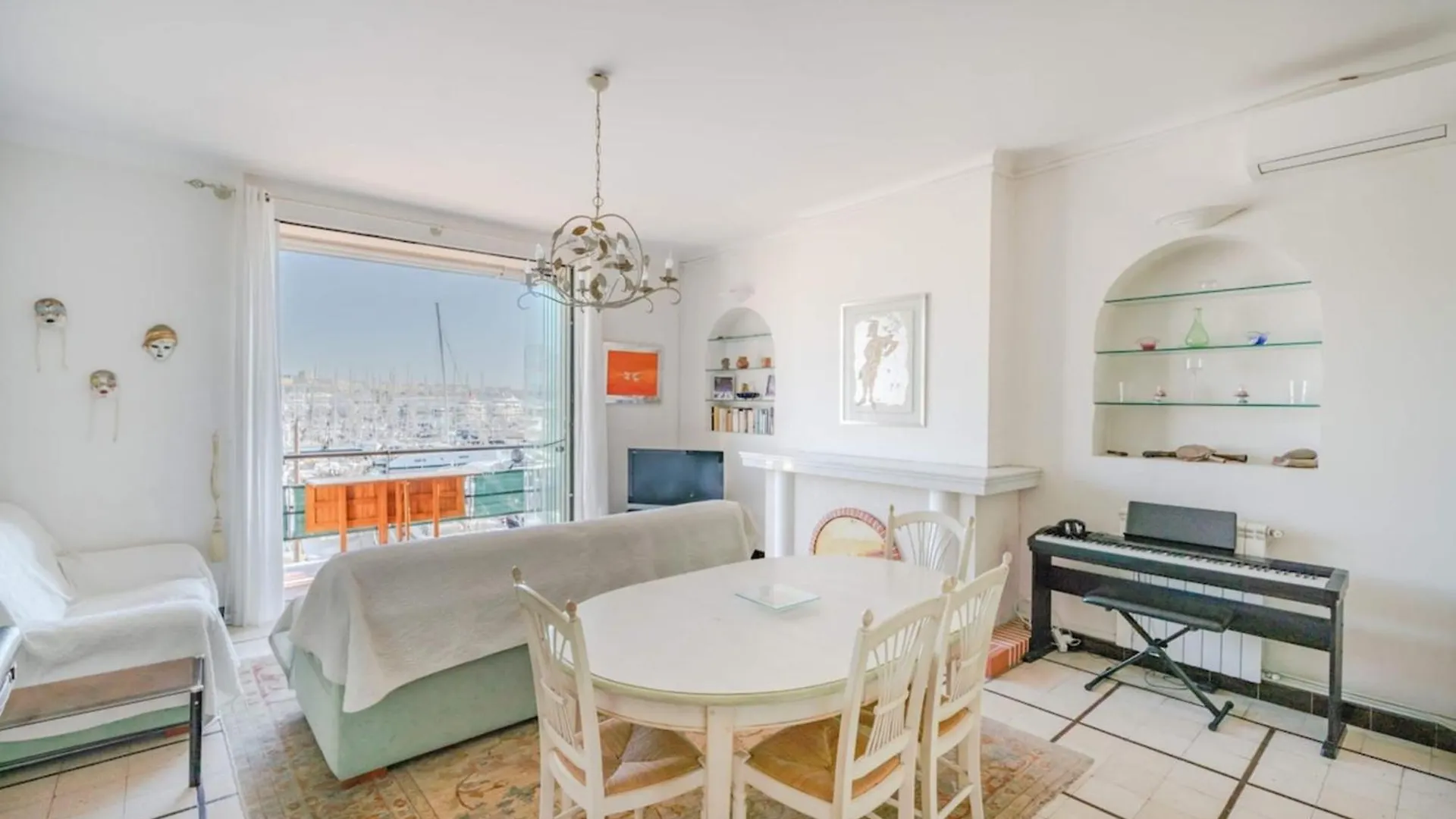 Wonderful 3 Bedroom Overlooking The Old Port Cannes