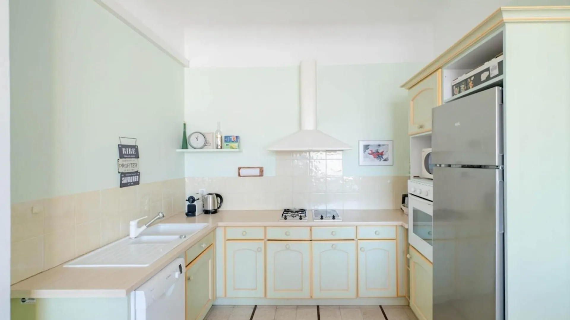 Wonderful 3 Bedroom Overlooking The Old Port Cannes