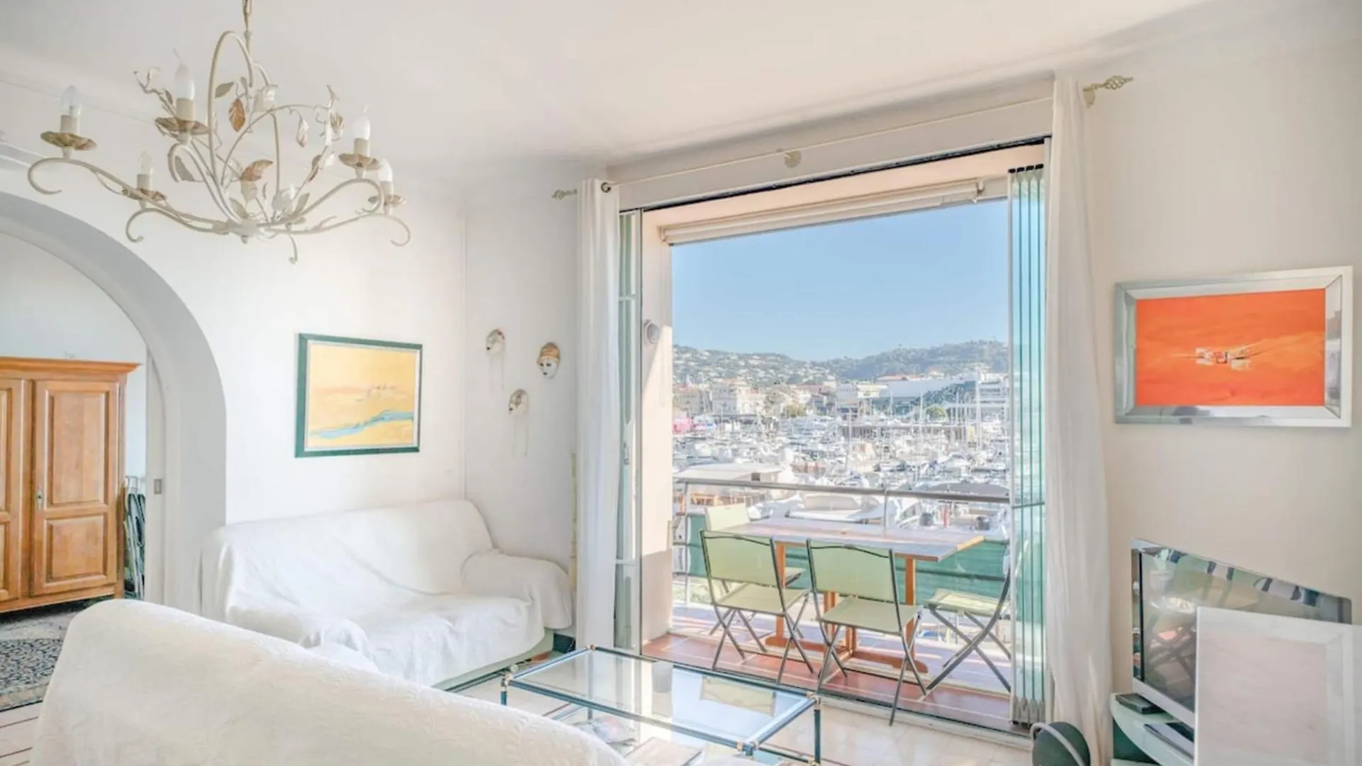 Wonderful 3 Bedroom Overlooking The Old Port Cannes