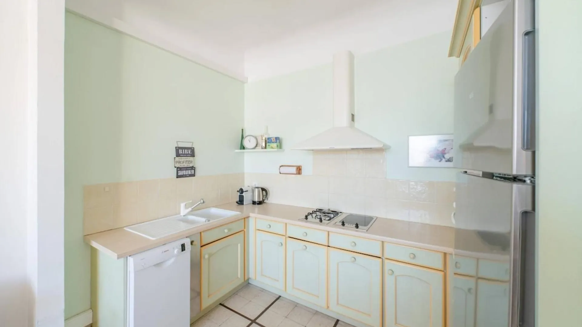 Wonderful 3 Bedroom Overlooking The Old Port Cannes Apartment