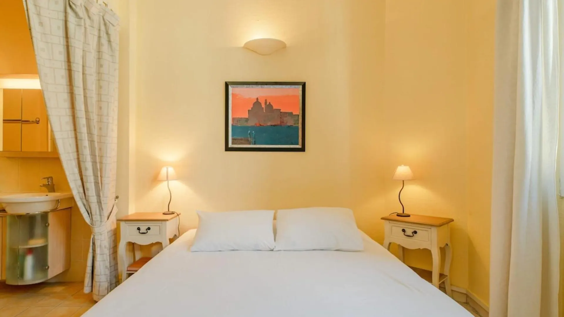 Apartment Wonderful 3 Bedroom Overlooking The Old Port Cannes