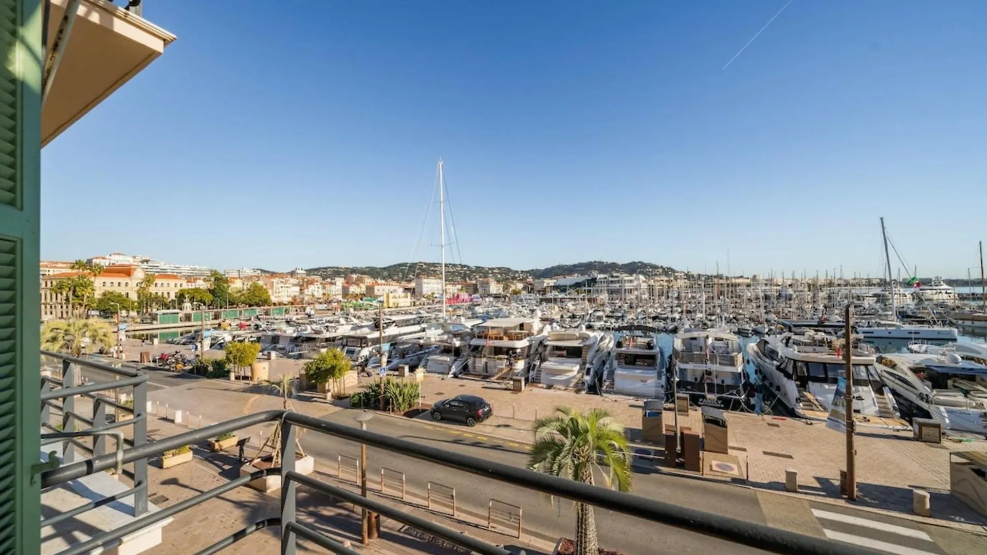 Wonderful 3 Bedroom Overlooking The Old Port Cannes 0*,