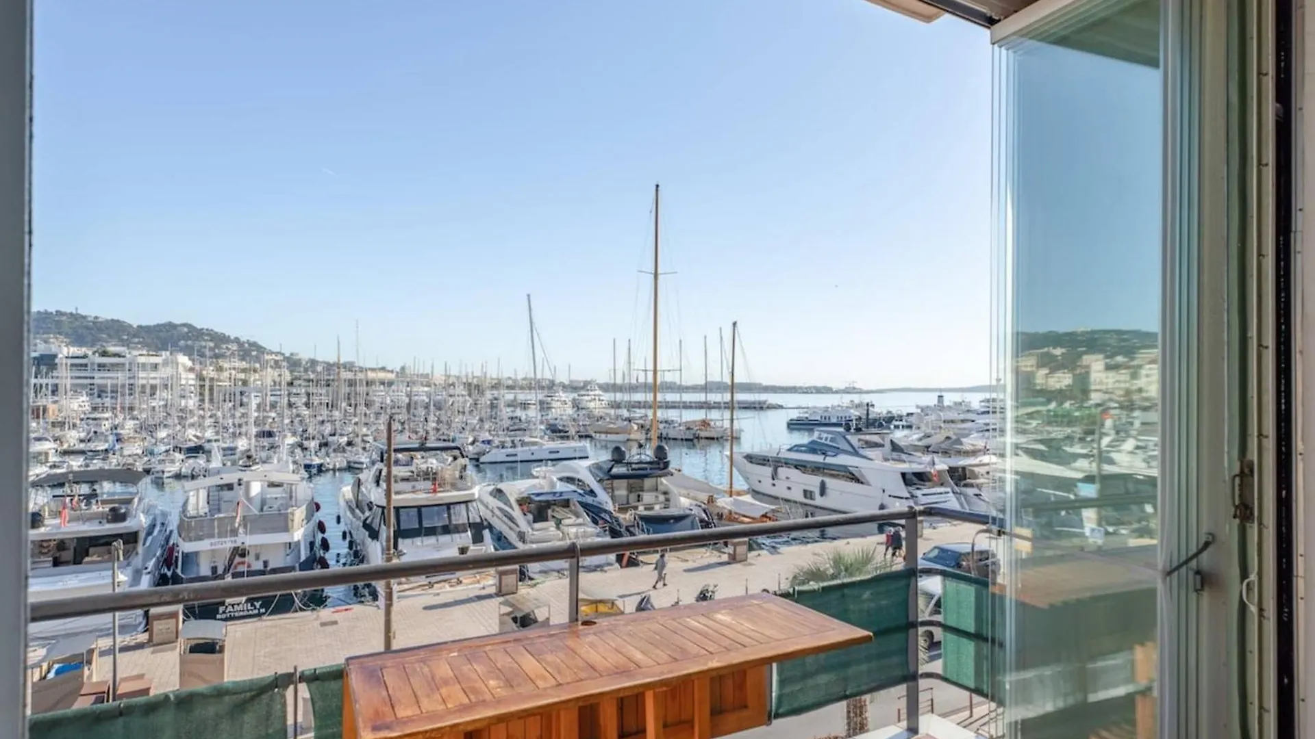 Wonderful 3 Bedroom Overlooking The Old Port Cannes Apartment