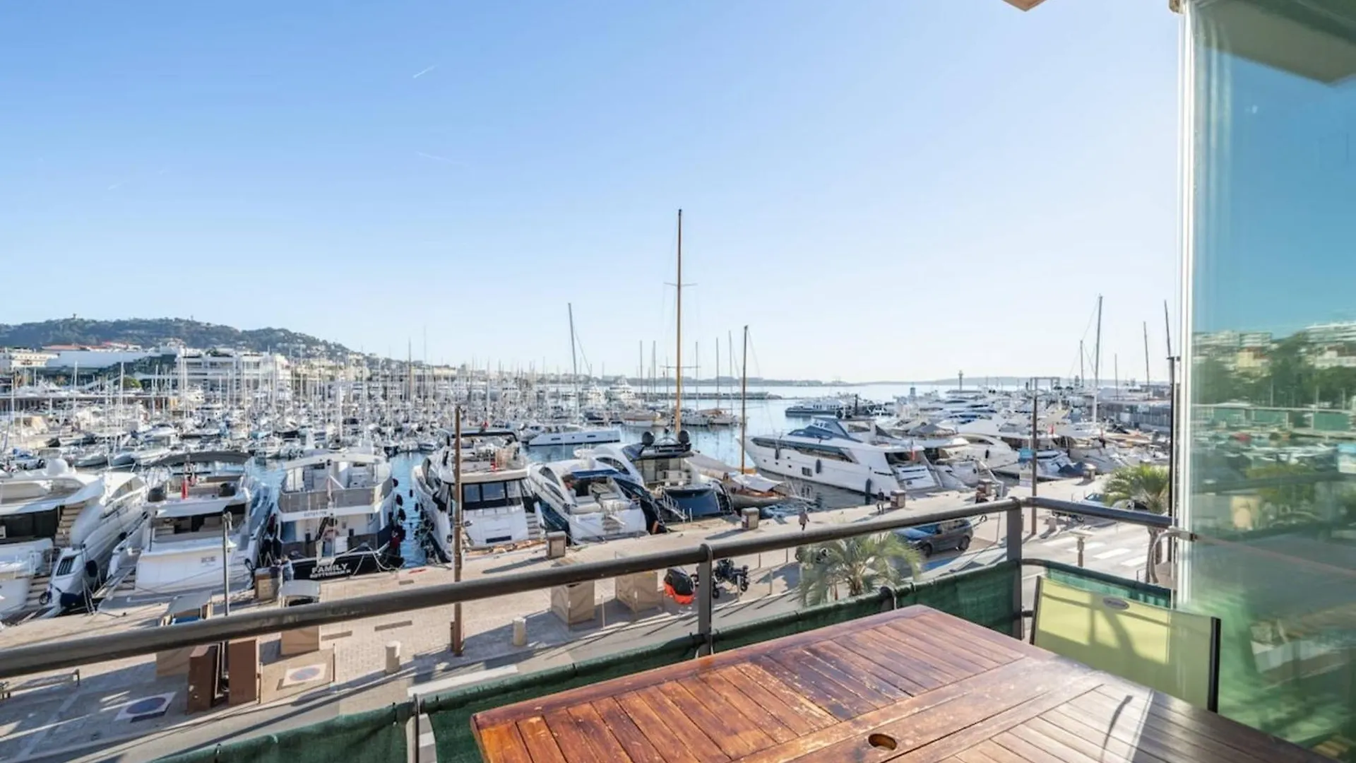 Wonderful 3 Bedroom Overlooking The Old Port Cannes France